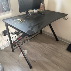 Samsun Gaming Monitor With Chair