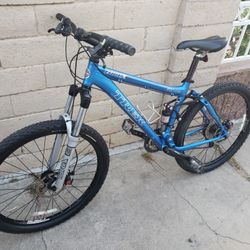 Trek Fuel Ex-5 Full suspension mountain bike. 