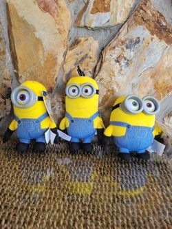 3 Minions Available - Despicable Me Plush