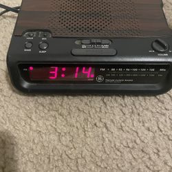 Preowned Radio clock 