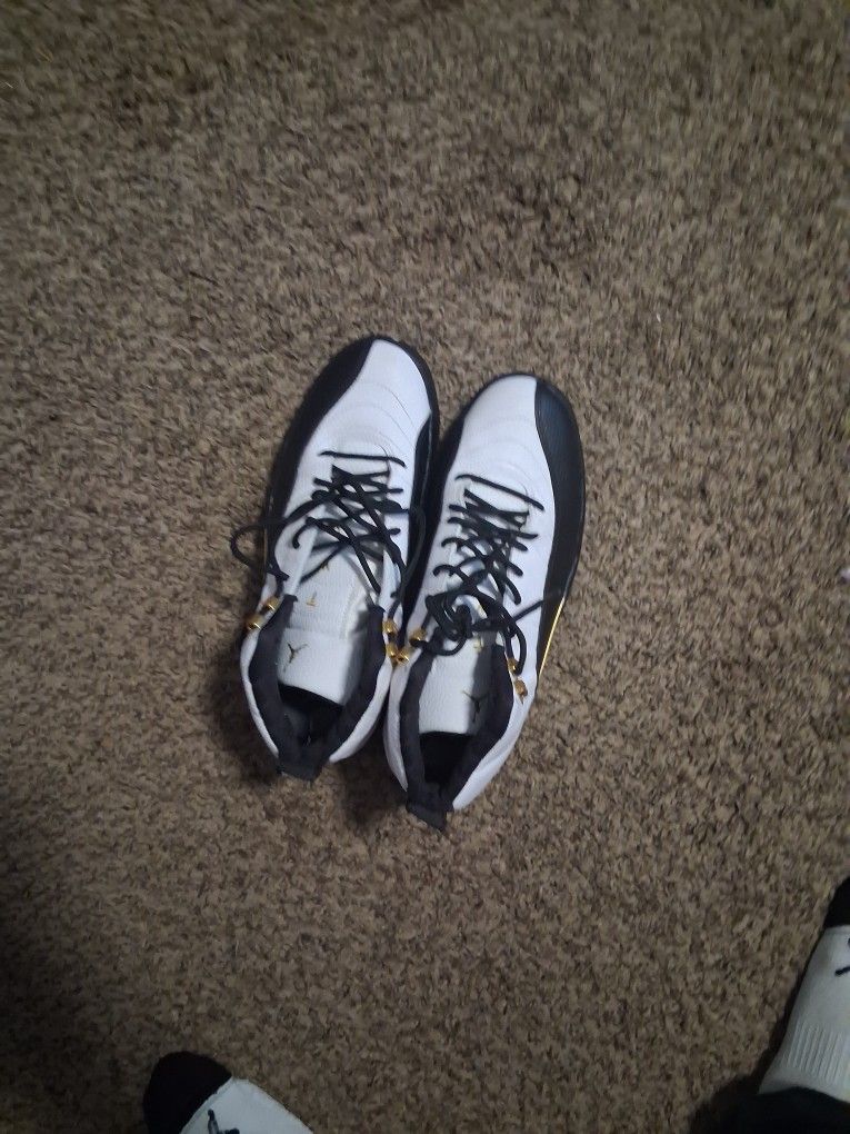 Air Jordan 12 Retro "Royalty Taxi"