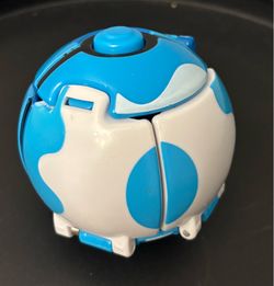 Pokémon clip n go ball. Character included.