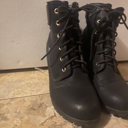 Women’s Black Boots 