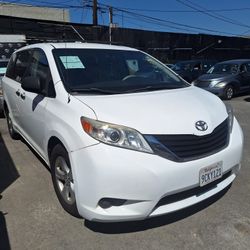 2014 Toyota Sienna 