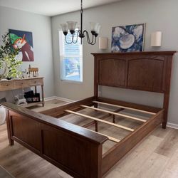 Queen Oak Veneer Bed