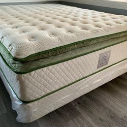14in Queen Elite Organic Superior Hybrid Gel Memory Foam Pillow Top Mattress and Boxspring 