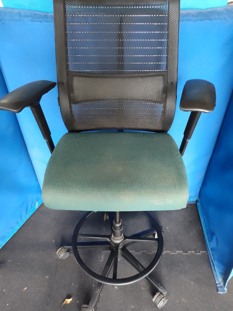 $30 Firm, Yes, It's Available, Steelcase Think V1 Stool Chair, Good Condition, All Works, Seat Height  22in - 32in, $260 - $300 Used Dealer Price