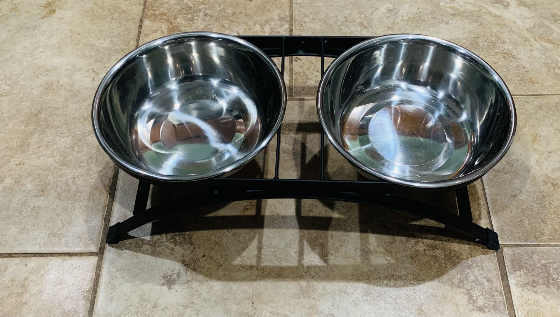 New Elevated Iron Double Bowl Feeder