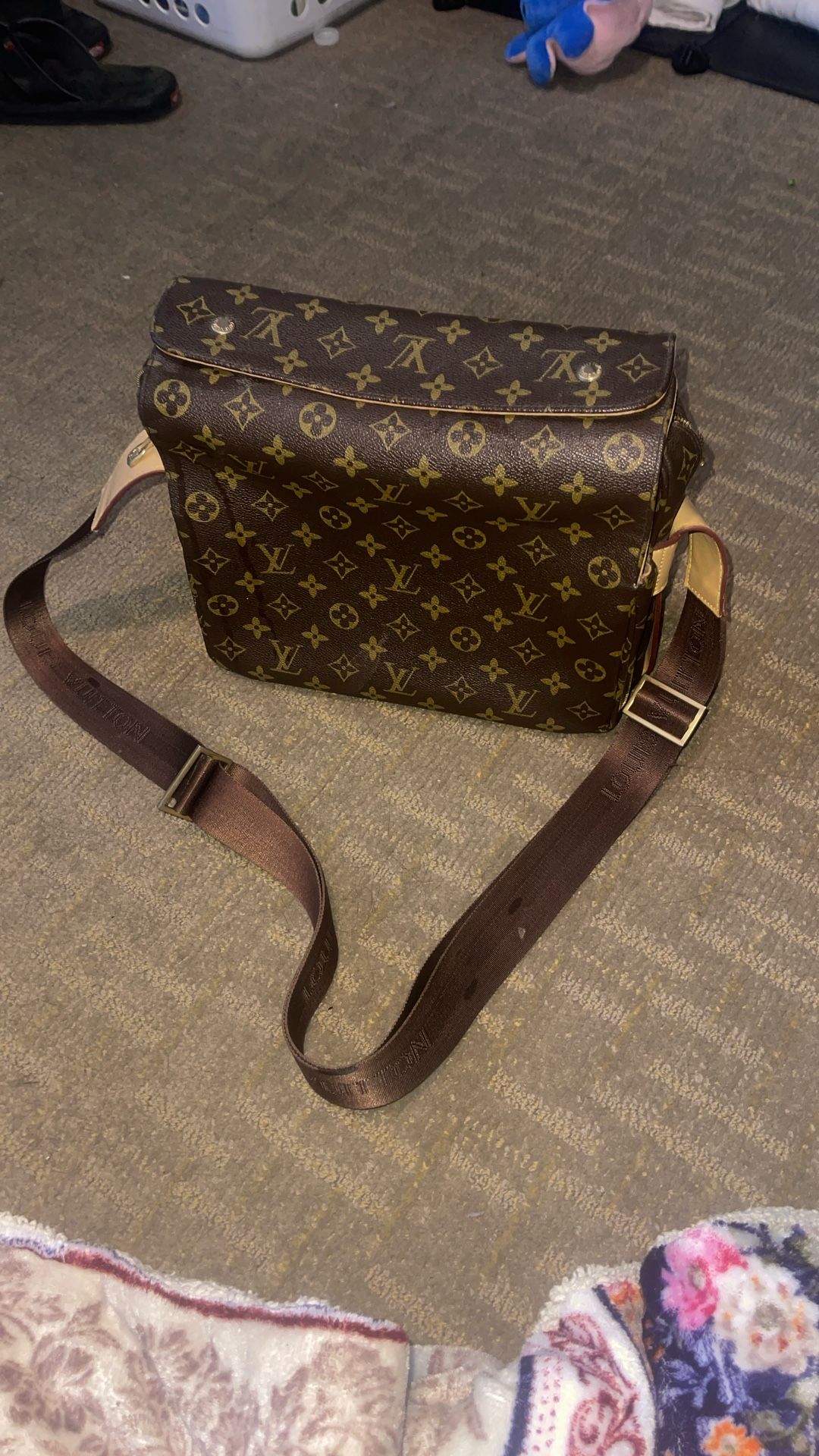 LV Navigilo Bag