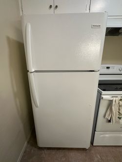 Frigidaire Electrolux Fridge - Big, Great Condition