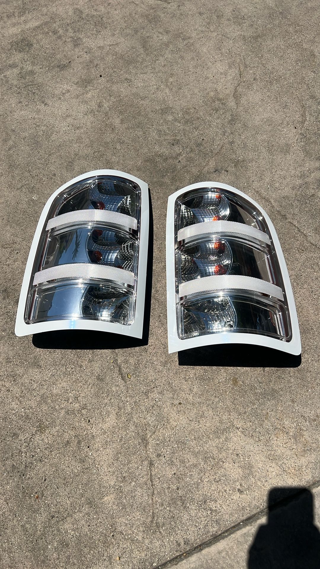 07-13 GMC Sierra Taillights