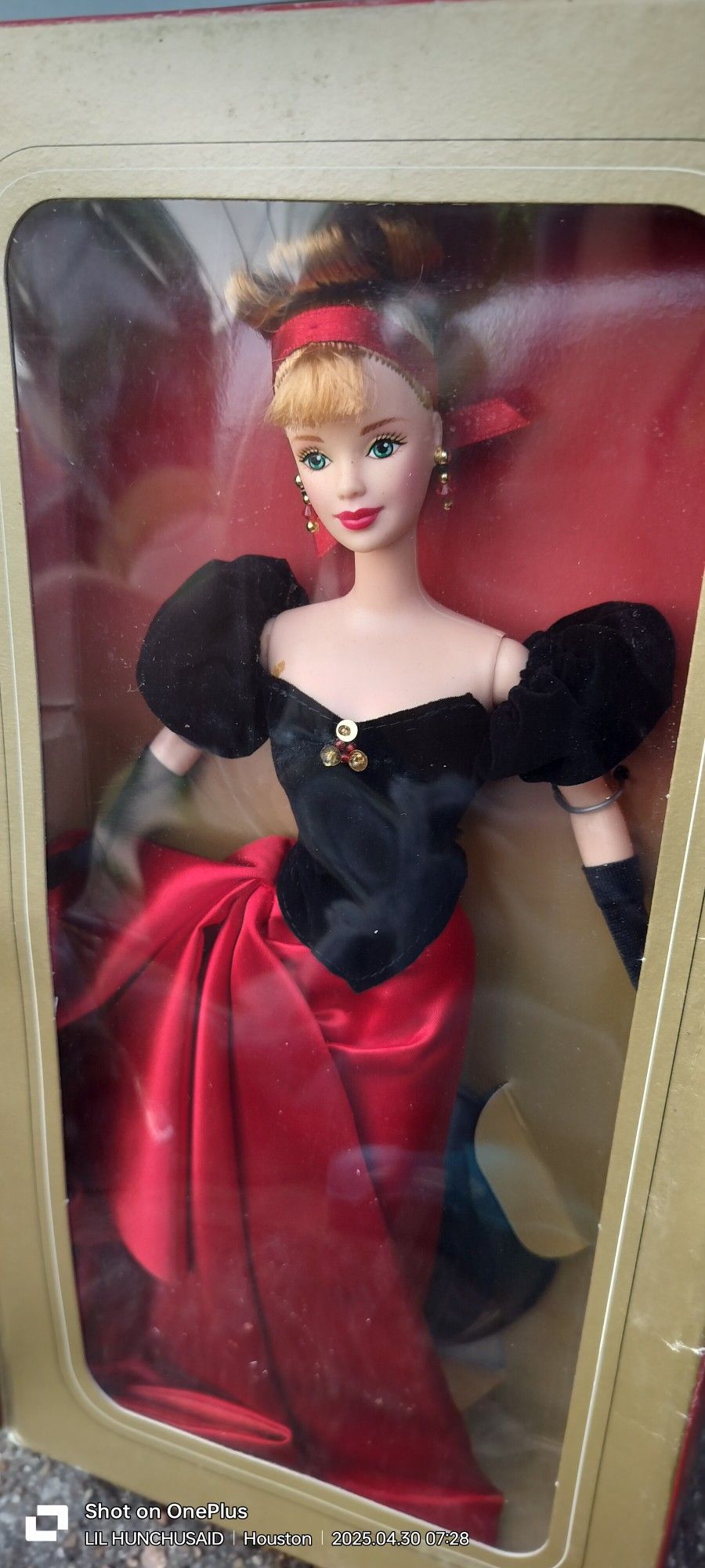 1998 Avon Winter Splendor Barbie