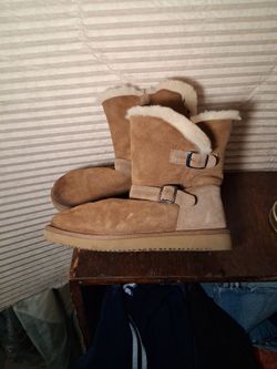 Tan Suede Shearling Boots with Buckle Detail sz 9