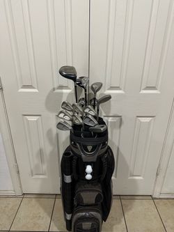 Right hand golf club set