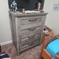 Dresser, Grey, spacious for children's rooms. 