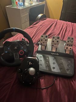 Logitech G29 Racing Wheel with Pedals and Shifter