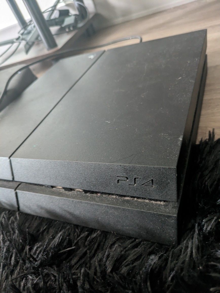 PS4 Bundle W/ Games