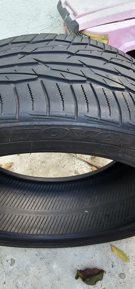 4 set de llantas marca toyo usadas en buen estado