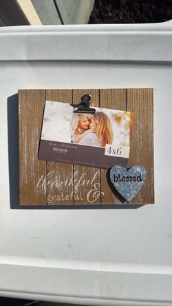 Pinnacle Rustic Wood Clip Photo Frame 4x6