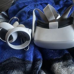 Meta Quest 2 128GB VR Headset + 2 Controllers