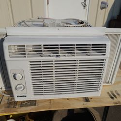 Danby 5000 BTU window Air Conditioner Blows Cold