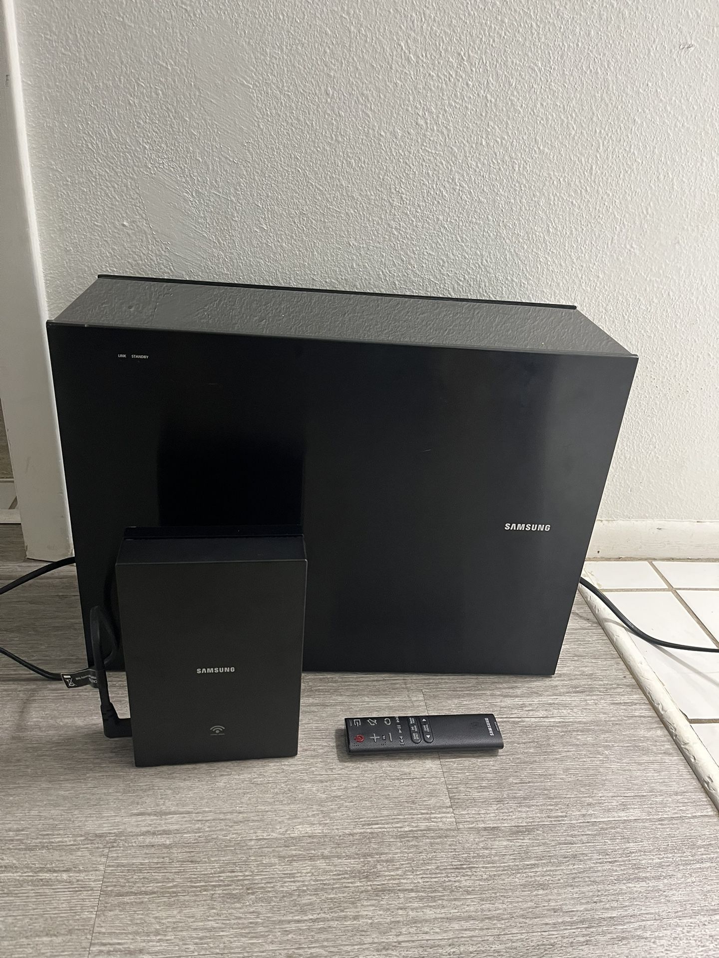 Samsung PS-WK550 Wireless Subwoofer for Soundbar HW-K550 + SAMSUNG SWA-8000S Wireless Receiver with Remote Control