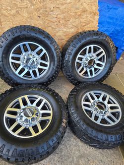 Ford lariat f250 or f350 rims tires