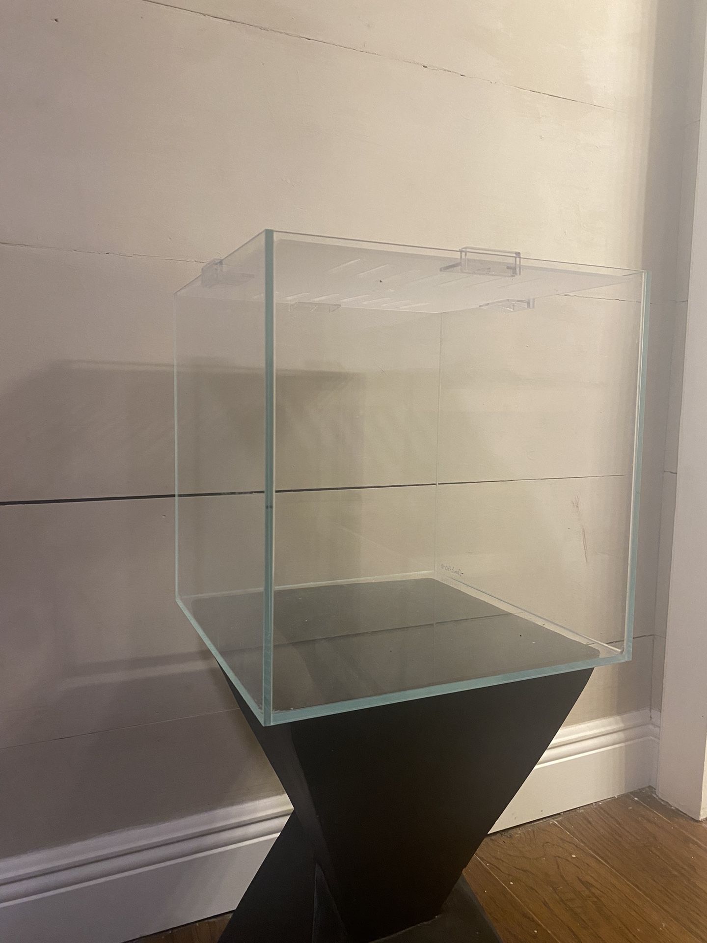 13 x 13 Glass Aquarium Cube With Lid
