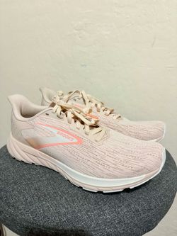 Women’s Shoes Size 9 (40.5)