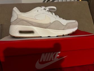 Nike shoes off white size 9