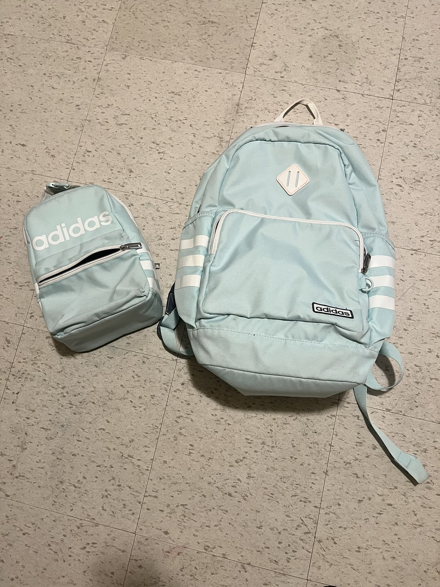 betaling Jurassic Park Blanco ADIDAS backpack And Lunch Bag for Sale in Stockton, CA - OfferUp