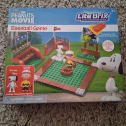 Snoopy Light Up  Lego Baseball Game 