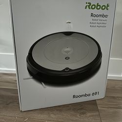 Roomba Vaccum (NEW)