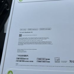 Apple MacBook Air 13-inch M4 16 GB / 256GB