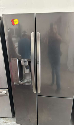 LG Side‑by‑Side Fridge – Black Stainless, Ice/Water Dispenser