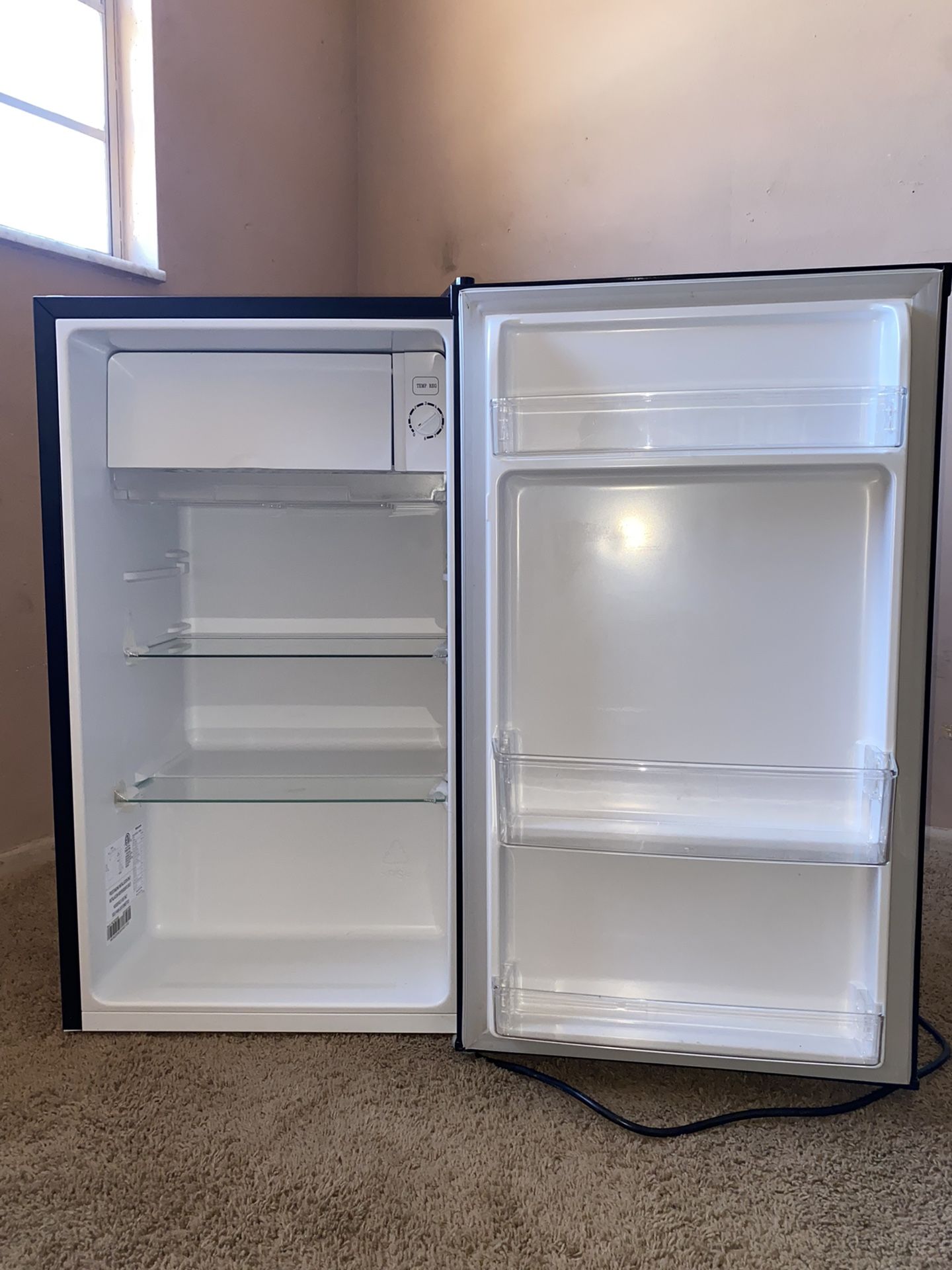 Hisense Mini Fridge