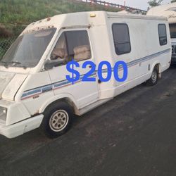 1985 Winnebago Lazaro **needs A TOW**$200
