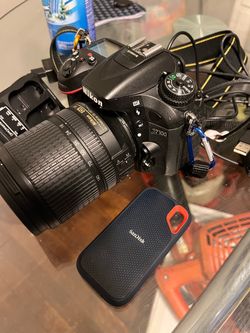 Nikon D7100 DSLR Camera with 18-140mm Lens