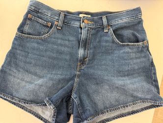 Size 31 Levi Strauss Cinch shorts