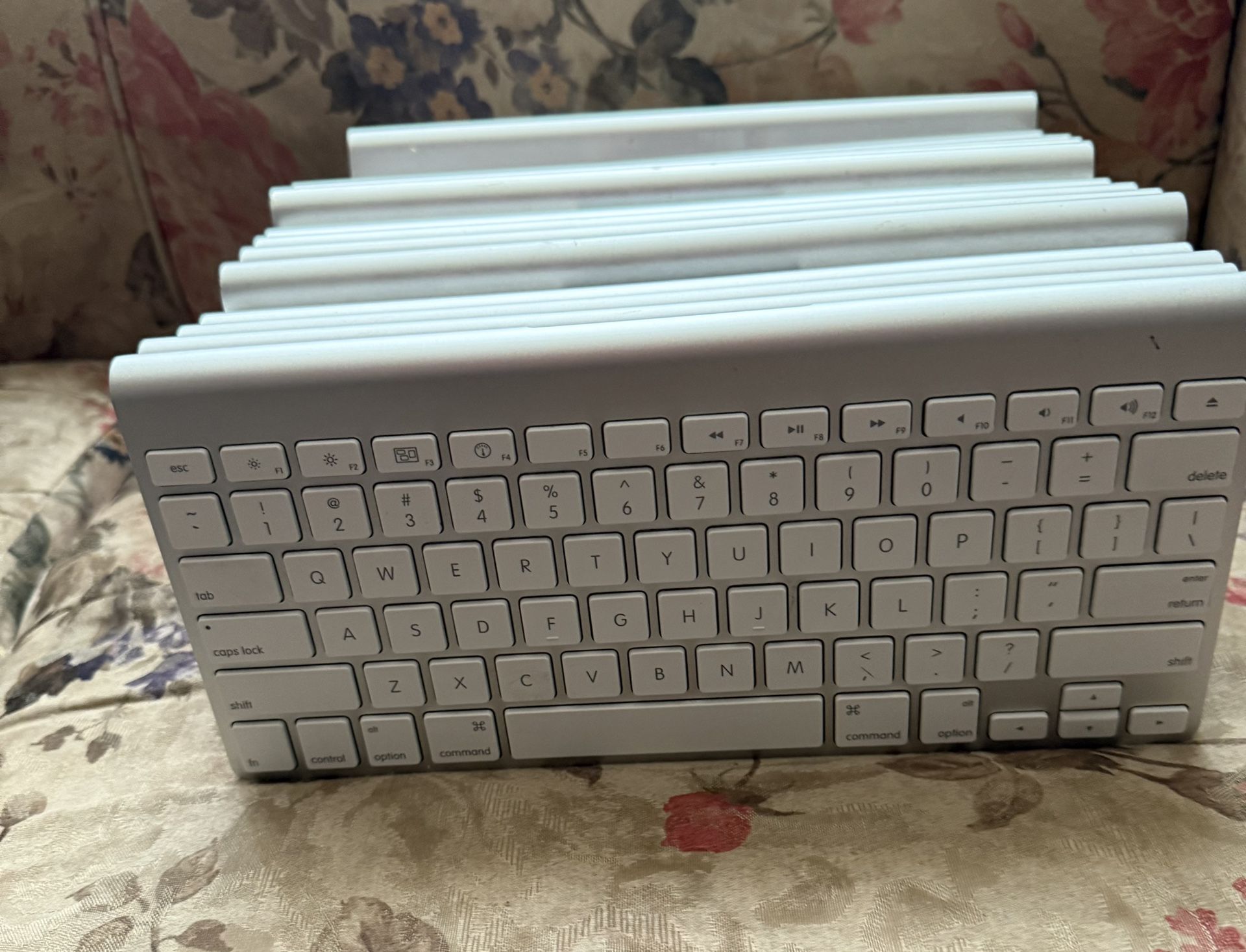 Apple Magic Keyboard Wireless ( A1314 ) & Apple Magic Mouse Wireless ( A1296 ) Set  