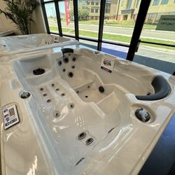 3 Person Hot Tub Spa! Hydrotherapy! Immediate Delivery Available! 