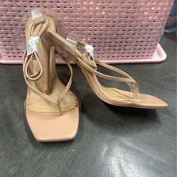 Fashion Nova Heels Beige 