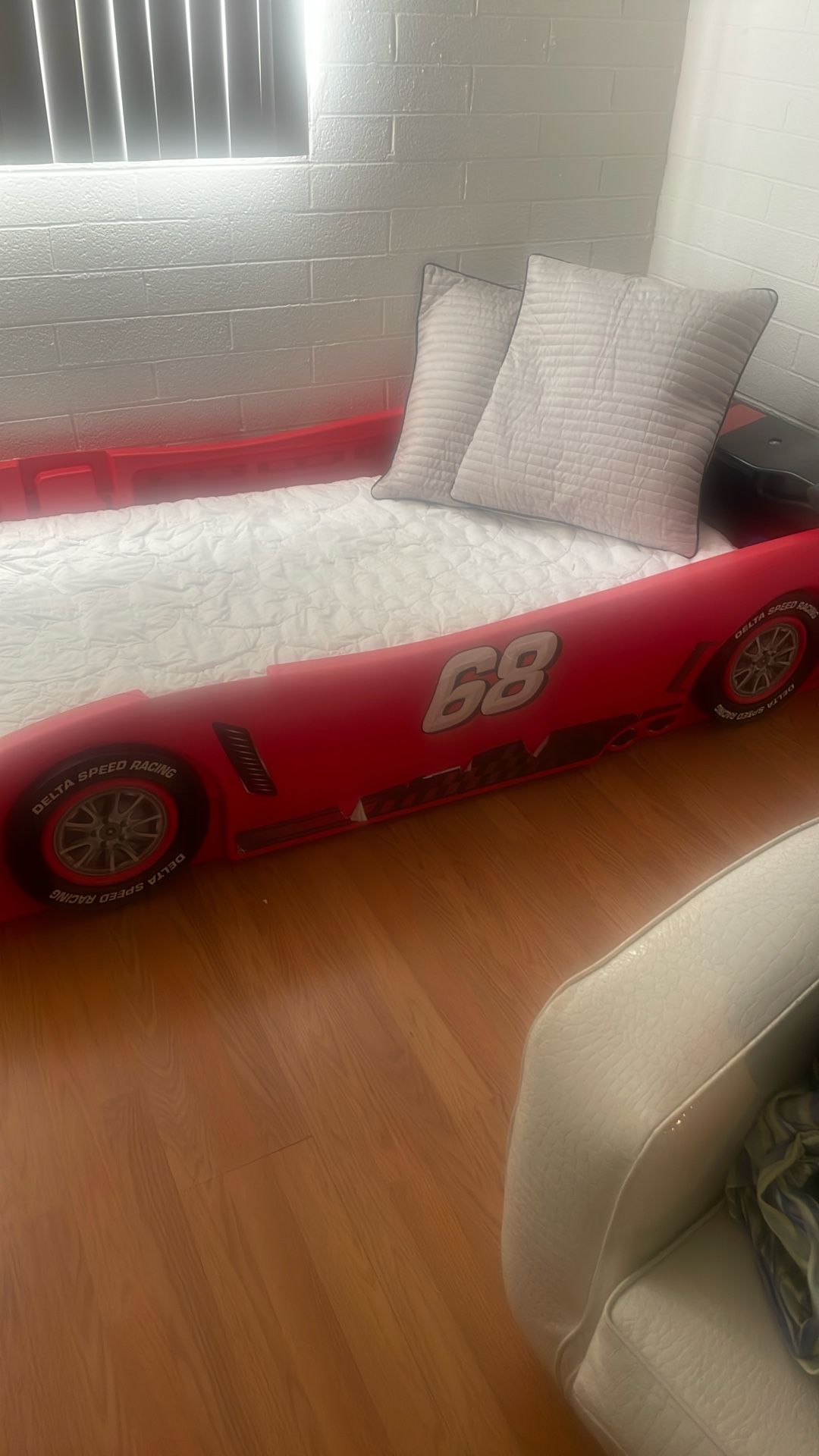 Car frame bed for kid!