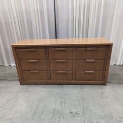 Honey Tone Wood Six-Drawer Dresser