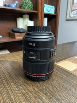 Canon Ef 85mm F/1.4L IS USM Telephoto Lens