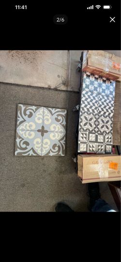 Tile  for kitchen or bathroom gorgeous tile ceramic  size8x8i have 9 box’s perfect condition
