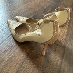 $95 Manolo Blahnik Pumps 