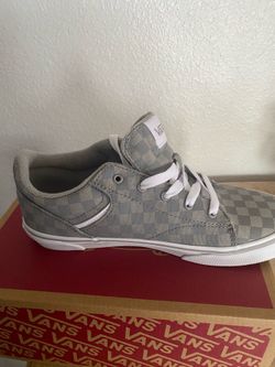 NEW Vans