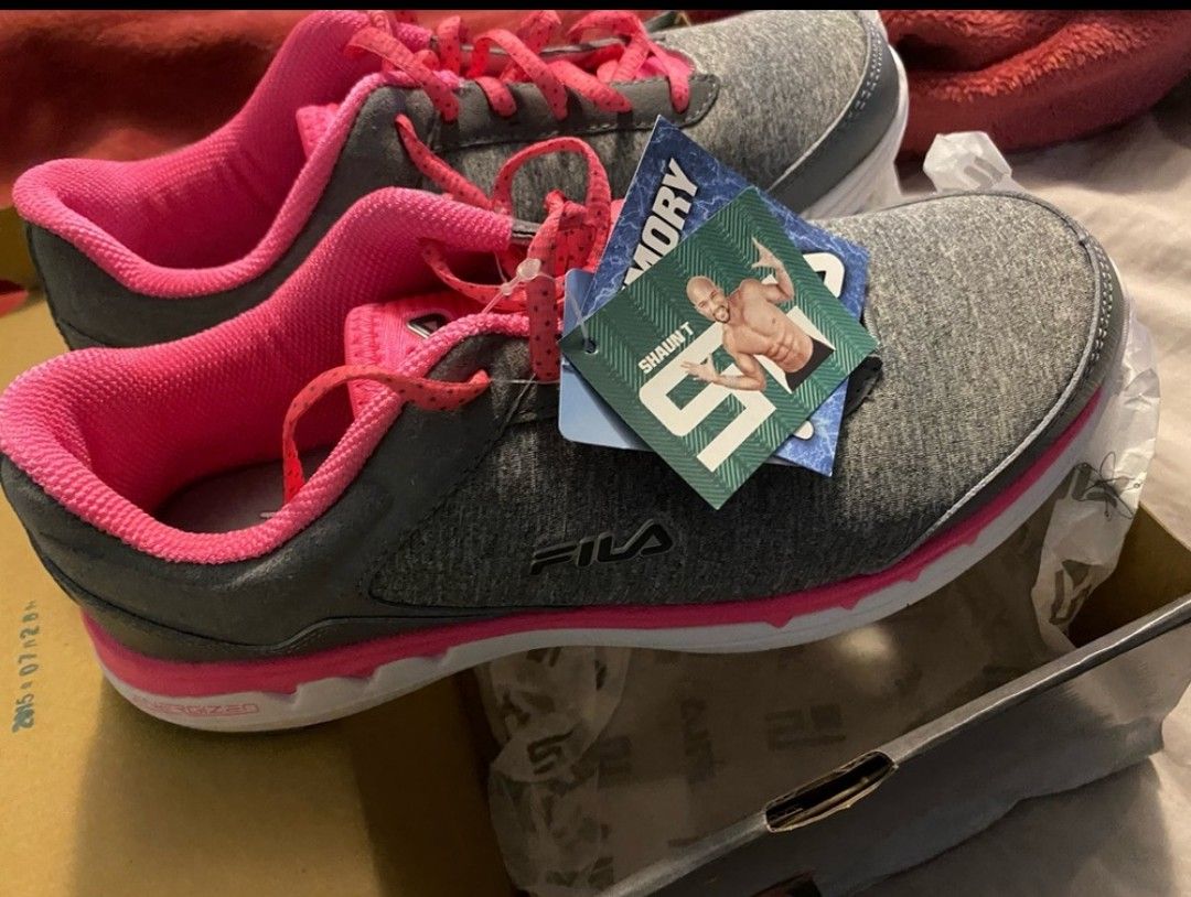 New Fila Size 10 Womens Sneakers