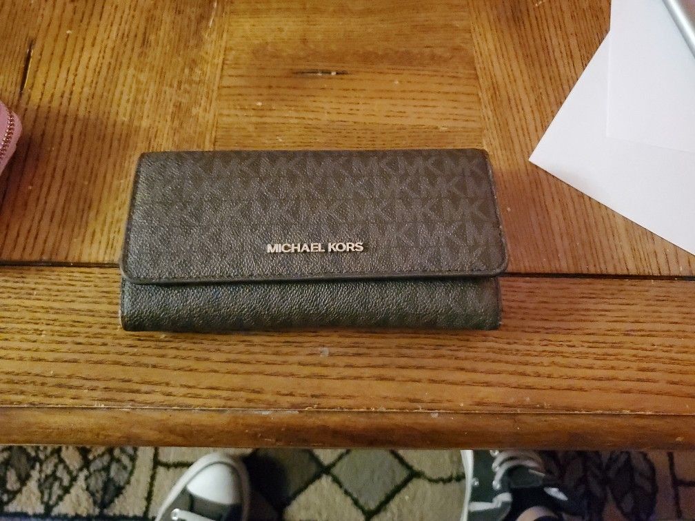 Michael Kors Large Trifold Brown Signature Wallet